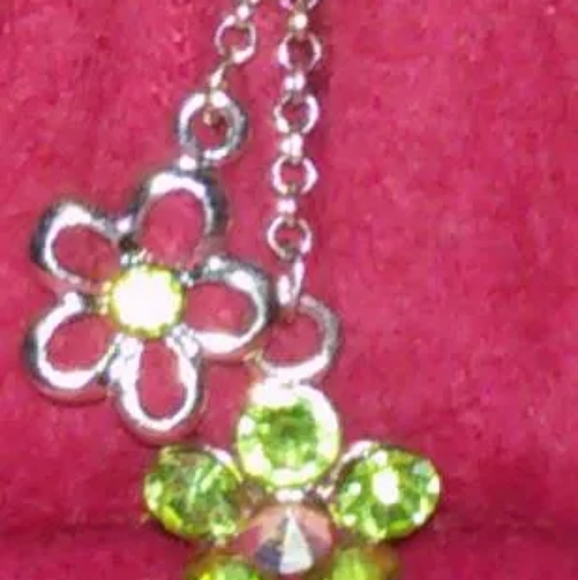 Jewelry - Green Reverse Hang Flower Belly Button Ring